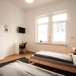 Evelyns Apartment, Nahe Der Therme Und Dem Zentrum, Privat Parkplatz, Balkon, Highspeed-wlan *