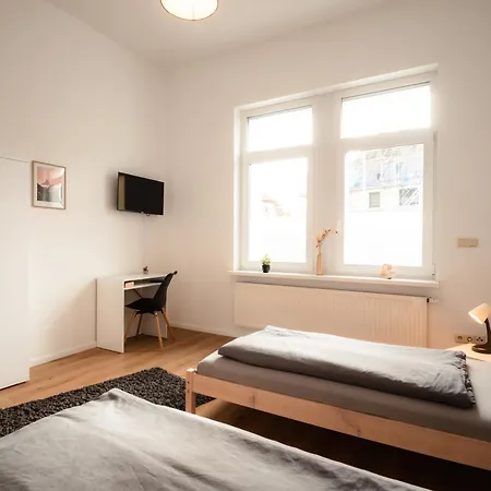 Evelyns Apartment, Nahe Der Therme Und Dem Zentrum, Privat Parkplatz, Balkon, Highspeed-wlan *