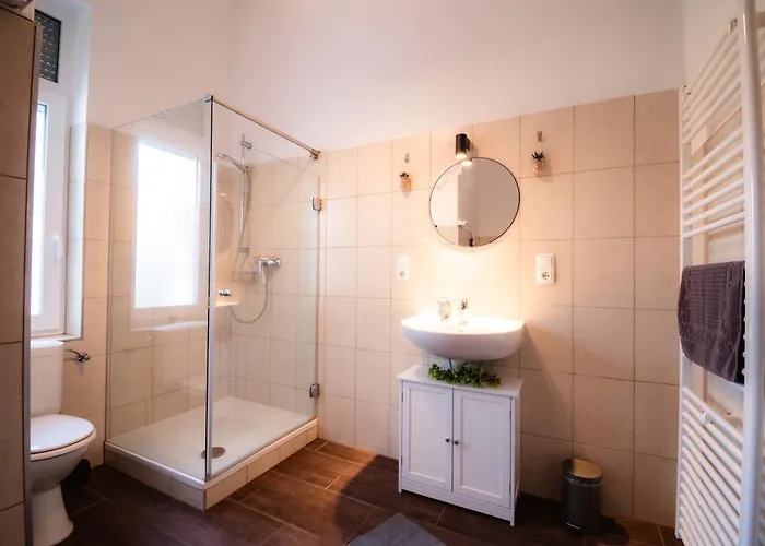 Апартаменты Evelyns Apartment, Nahe Der Therme Und Dem Zentrum, Privat Parkplatz, Balkon, Highspeed-wlan *