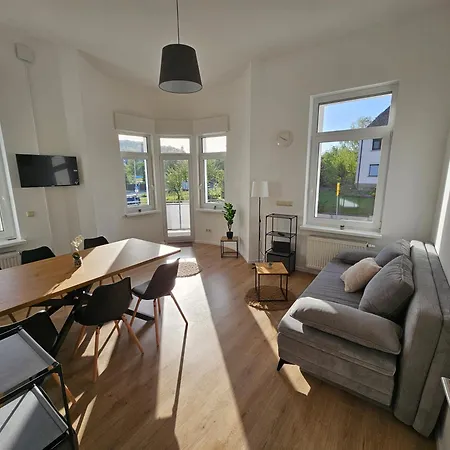 Evelyns Apartment, Nahe Der Therme Und Dem Zentrum, Privat Parkplatz, Balkon, Highspeed-wlan *