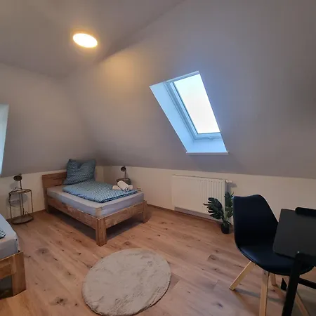 Evelyns Apartment, Nahe Der Therme Und Dem Zentrum, Privat Parkplatz, Balkon, Highspeed-wlan *