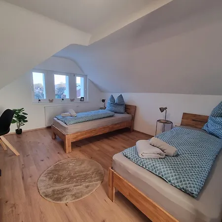 Evelyns Apartment, Nahe Der Therme Und Dem Zentrum, Privat Parkplatz, Balkon, Highspeed-wlan Apartment