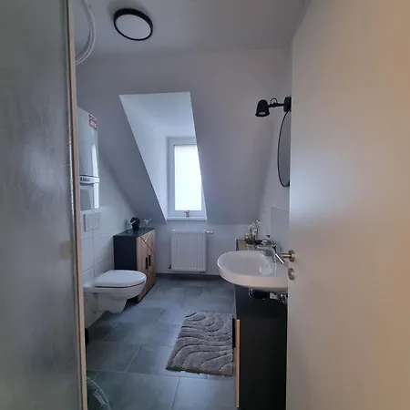 Apartment Evelyns Apartment, Nahe Der Therme Und Dem Zentrum, Privat Parkplatz, Balkon, Highspeed-wlan *