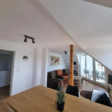 Evelyns Apartment, Nahe Der Therme Und Dem Zentrum, Privat Parkplatz, Balkon, Highspeed-wlan Apartment