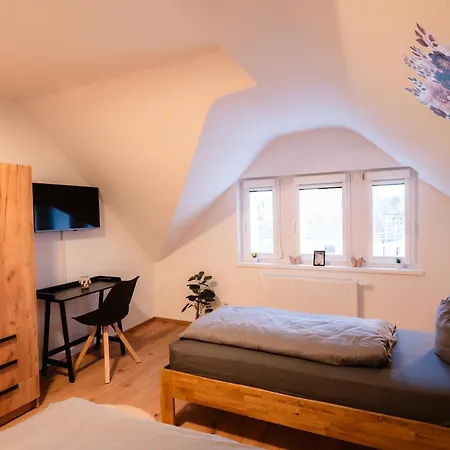 Evelyns Apartment, Nahe Der Therme Und Dem Zentrum, Privat Parkplatz, Balkon, Highspeed-wlan