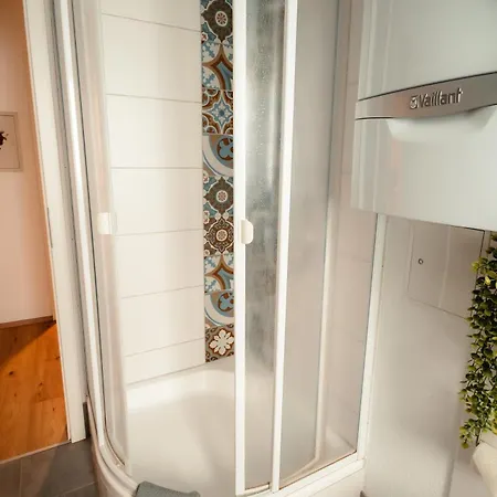 Evelyns Apartment, Nahe Der Therme Und Dem Zentrum, Privat Parkplatz, Balkon, Highspeed-wlan *